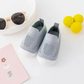 Lauflernschuhe Matteo™ – Weiche Barfußschuhe mit rutschfester Soft-Sohle für die ersten Schritte in der Farbe grau.